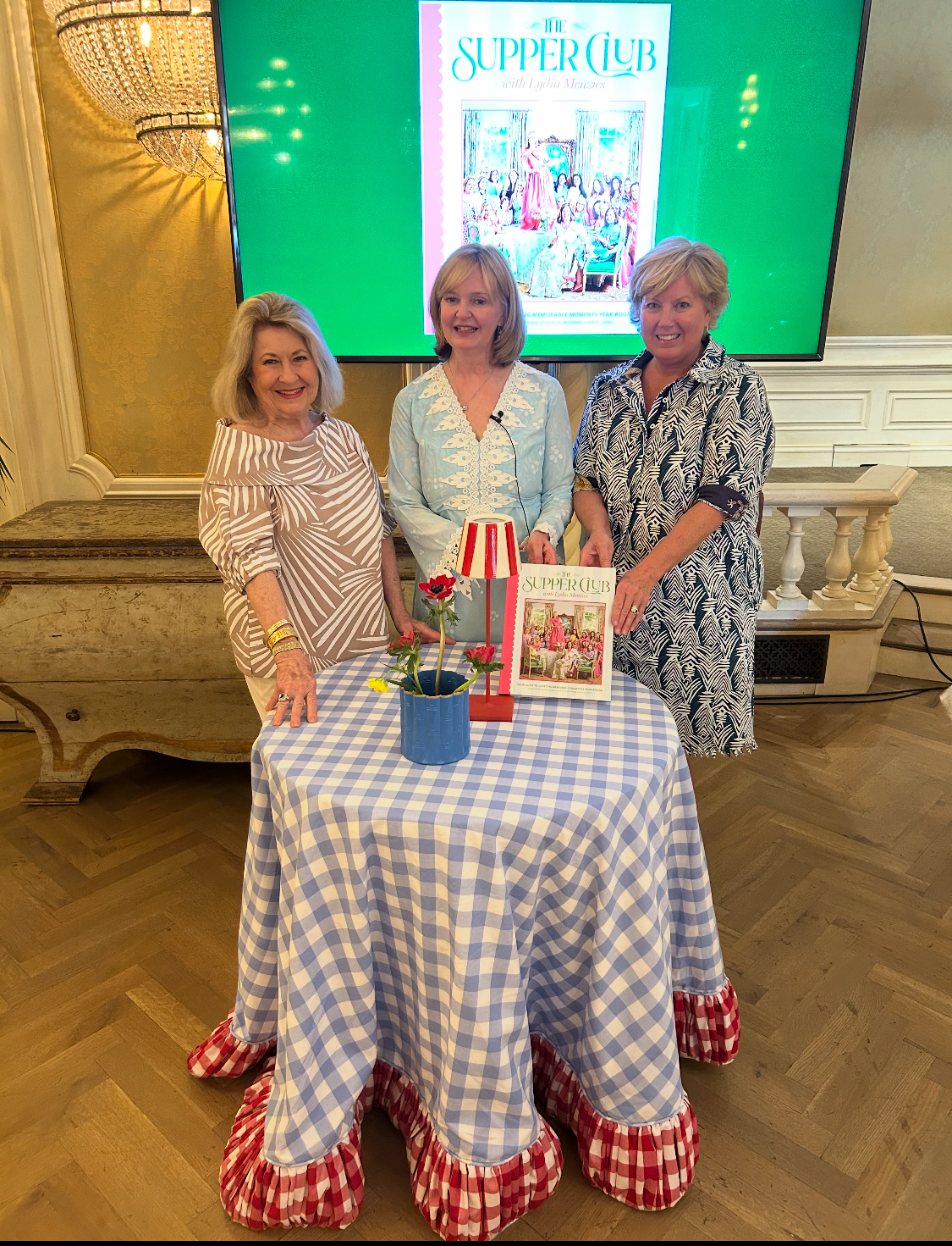 Mixiee Custom Table Skirt